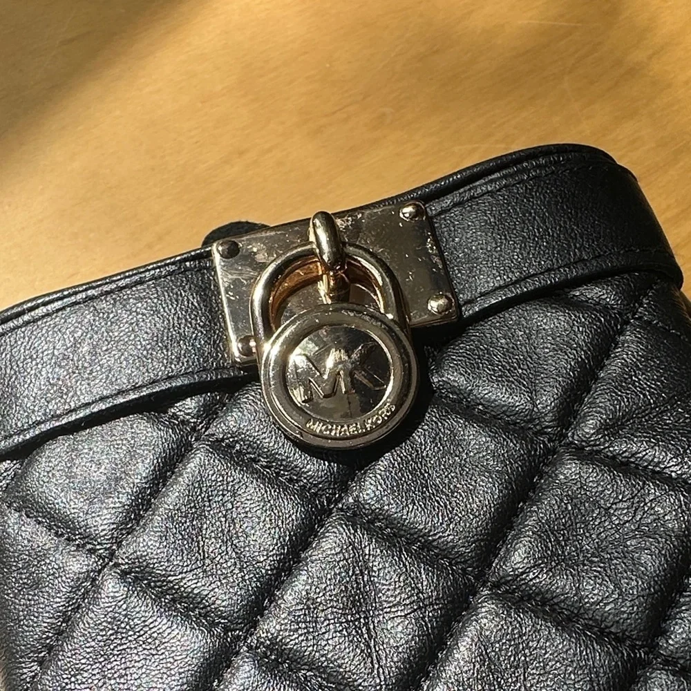 MICHAEL Michael Kors Black Quilted Leather Gloves
